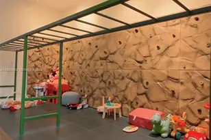 16385 Biscayne Blvd, North Miami Beach, FL 33160 - Photo 61