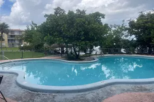 661 NE 195th St, Miami, FL 33179 - Photo 27