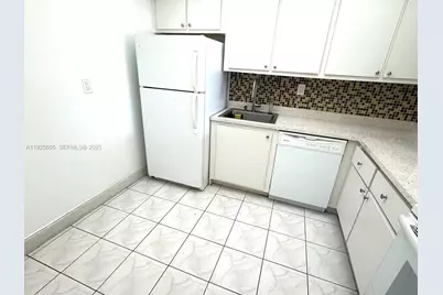1000 Parkview Dr #605, Hallandale Beach, FL 33009 - Photo 19