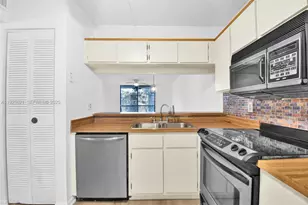 10501 W Broward Blvd, Plantation, FL 33324 - Photo 7