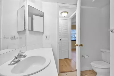 10501 W Broward Blvd #304, Plantation, FL 33324 - Photo 13