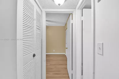 10501 W Broward Blvd #304, Plantation, FL 33324 - Photo 11