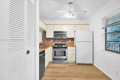 10501 W Broward Blvd #304, Plantation, FL 33324 - Photo 5