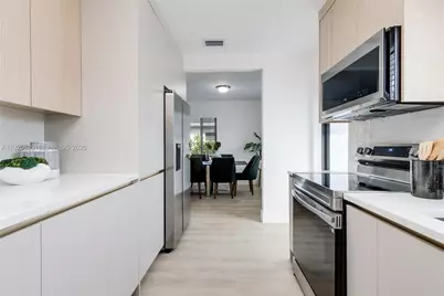 16049 NE 9th Pl, North Miami Beach, FL 33162 - Photo 13