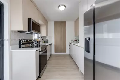 16049 NE 9th Pl, North Miami Beach, FL 33162 - Photo 11