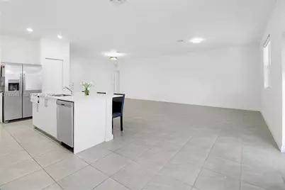 879 SE 26th Ter, Homestead, FL 33035 - Photo 17