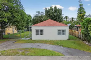 321 NE 169th St, North Miami Beach, FL 33162 - Photo 1