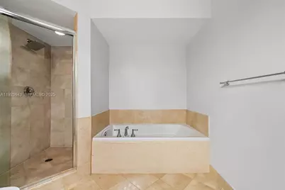 19900 E Country Club Dr #1112, Aventura, FL 33180 - Photo 19