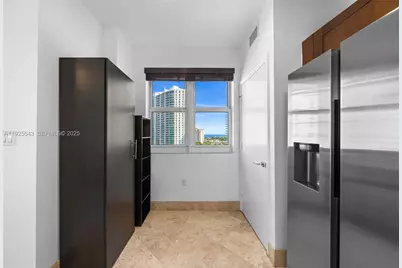 19900 E Country Club Dr #1112, Aventura, FL 33180 - Photo 9