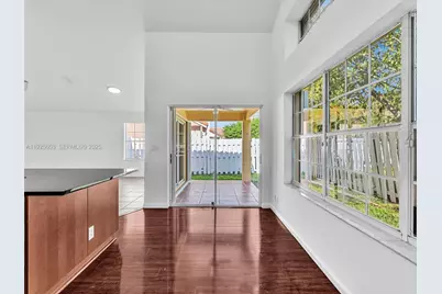 255 Somerset Way, Weston, FL 33326 - Photo 13