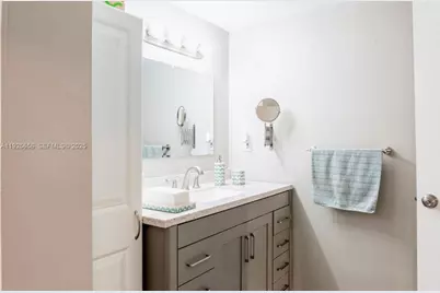 18555 NE 14th Ave #619, Miami, FL 33179 - Photo 13