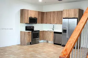 460 NE 35th Ct, Oakland Park, FL 33334 - Photo 3