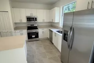 2763 SE 26th Rd, Homestead, FL 33035 - Photo 3