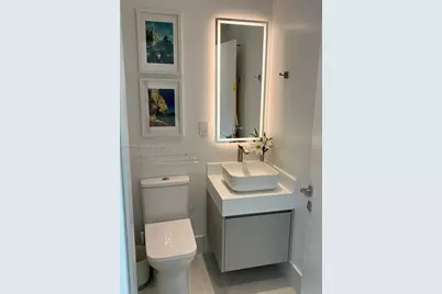 31 SE 5th St #3921, Miami, FL 33131 - Photo 17