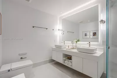 31 SE 5th St #3921, Miami, FL 33131 - Photo 25