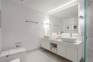 31 SE 5th St, Miami, FL 33131 - Photo 25