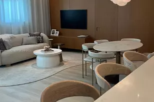 31 SE 5th St, Miami, FL 33131 - Photo 3