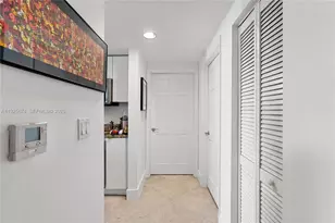 110 Washington Ave, Miami Beach, FL 33139 - Photo 13