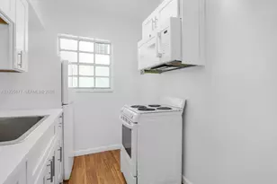 635 8th St, Miami Beach, FL 33139 - Photo 9