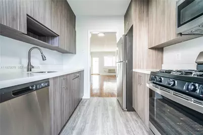 7925 Hawthorne Ave #1, Miami Beach, FL 33141 - Photo 9