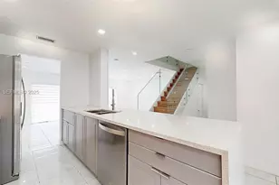 8212 NW 8th Pl, Plantation, FL 33324 - Photo 7