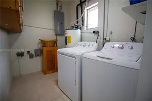 1140 NE 204th St, Miami, FL 33179 - Photo 33