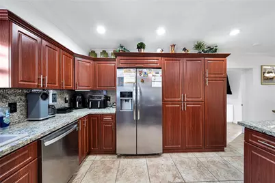 9940 SW 72nd St, Miami, FL 33173 - Photo 13