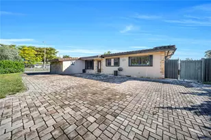 9940 SW 72nd St, Miami, FL 33173 - Photo 35