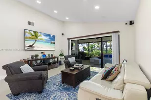 371 Fairway Cir, Weston, FL 33326 - Photo 13