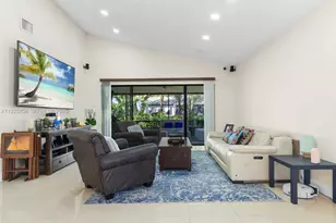 371 Fairway Cir, Weston, FL 33326 - Photo 17