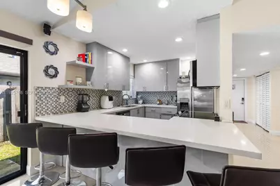 371 Fairway Cir #56, Weston, FL 33326 - Photo 19