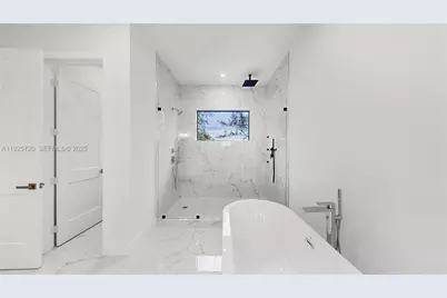 13083 Davie Oaks Dr, Davie, FL 33325 - Photo 9