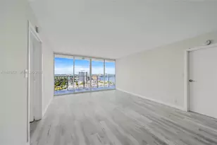 7601 E Treasure Dr, North Bay Village, FL 33141 - Photo 29