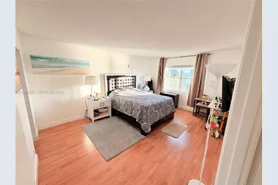 401 Golden Isles Dr #512, Hallandale Beach, FL 33009 - Photo 5