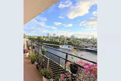 401 Golden Isles Dr #512, Hallandale Beach, FL 33009 - Photo 23