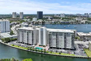 401 Golden Isles Dr, Hallandale Beach, FL 33009 - Photo 35