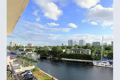 401 Golden Isles Dr #512, Hallandale Beach, FL 33009 - Photo 21
