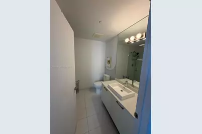 151 SE 1st St #1004, Miami, FL 33131 - Photo 5