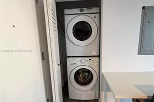 151 SE 1st St, Miami, FL 33131 - Photo 9