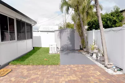 5464 NE 3rd Ave, Oakland Park, FL 33334 - Photo 33