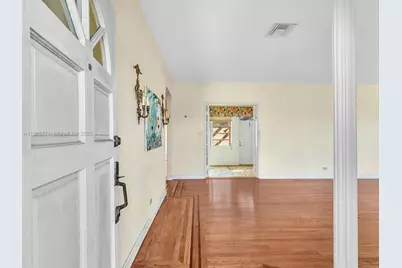 2443 N Meridian Ave, Miami Beach, FL 33140 - Photo 11