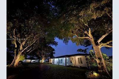 6890 Winged Foot Dr, Hialeah, FL 33015 - Photo 7