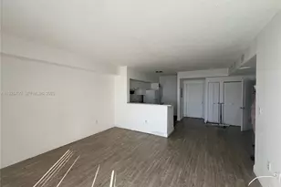 5085 NW 7th St, Miami, FL 33126 - Photo 5