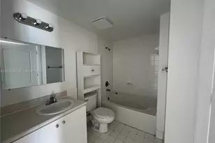 5085 NW 7th St, Miami, FL 33126 - Photo 7