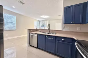 10866 NW 51st Ln, Doral, FL 33178 - Photo 5