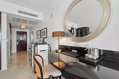 4391 Collins Ave #1814, Miami Beach, FL 33140 - Photo 11