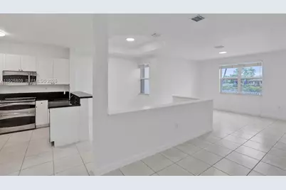 7257 NW 113th Ct, Doral, FL 33178 - Photo 7