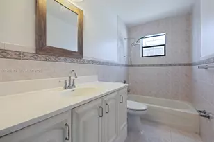 9098 NW 114th St, Hialeah Gardens, FL 33018 - Photo 15