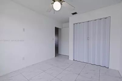 9098 NW 114th St, Hialeah Gardens, FL 33018 - Photo 17