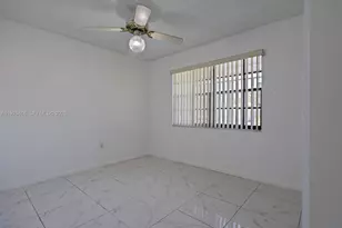 9098 NW 114th St, Hialeah Gardens, FL 33018 - Photo 13
